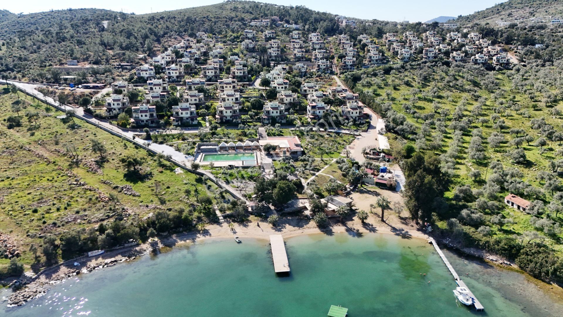 Kıyıkışlacıkta Denize Sıfır Lüks Site İçerisinde Villa - Görsel 33