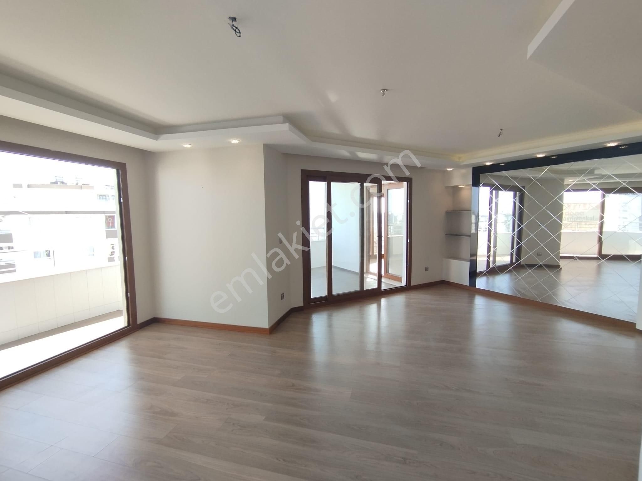 7/24 Güvenlikli Kapalı Otoparklı Yüzme Havuzlu Elit Sitede 4+1 Ebeveyn Banyolu Ultralüks Daire - Görsel 4