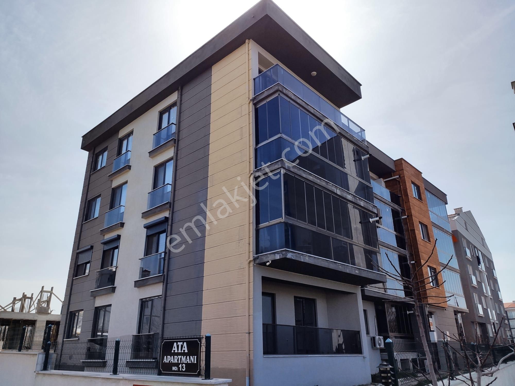 Millet Bahçesinin Dibinde Eşyalı Kiralık Daire