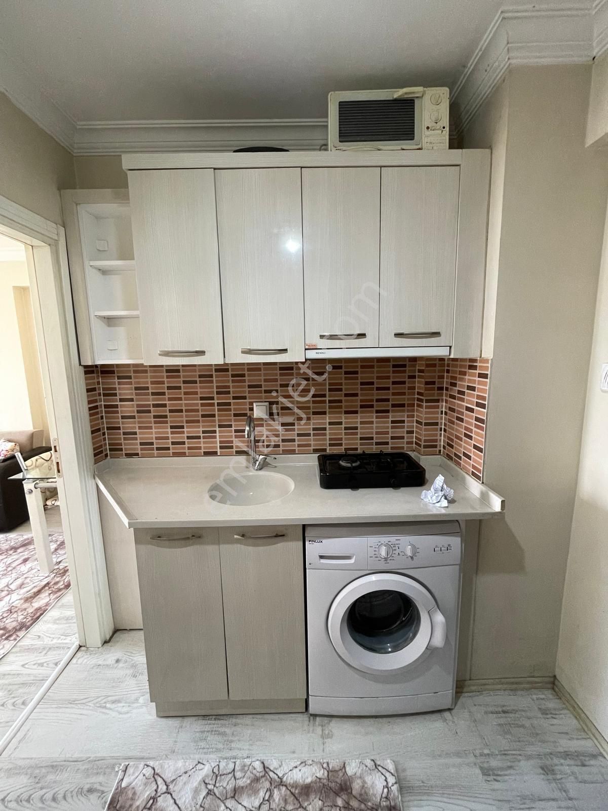 Erenler’de Yakıt Dahil 2+0 Eşyalı Kiralık Daire