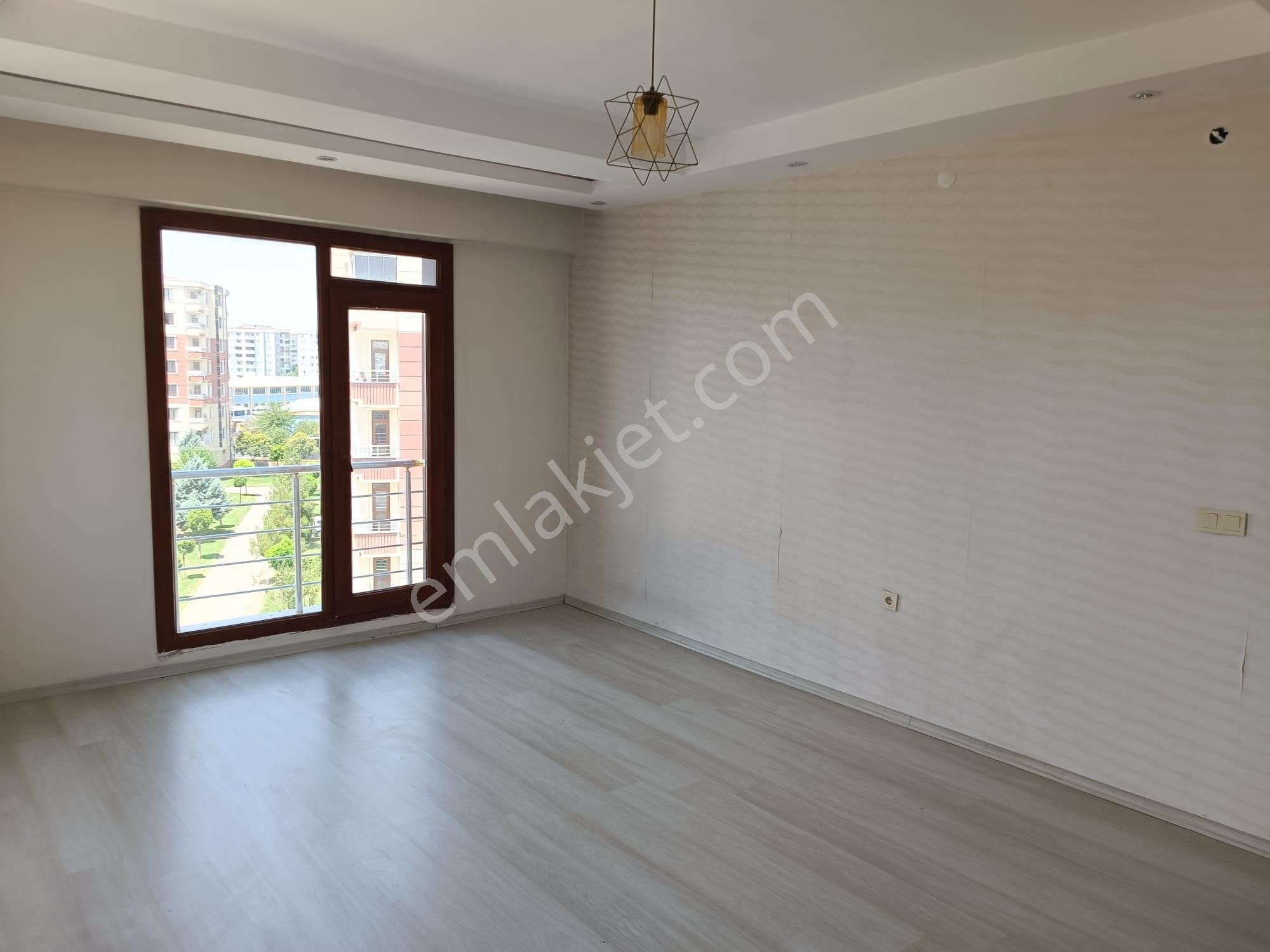 Bağcılar Mahallesi 3+1 Ara Kat