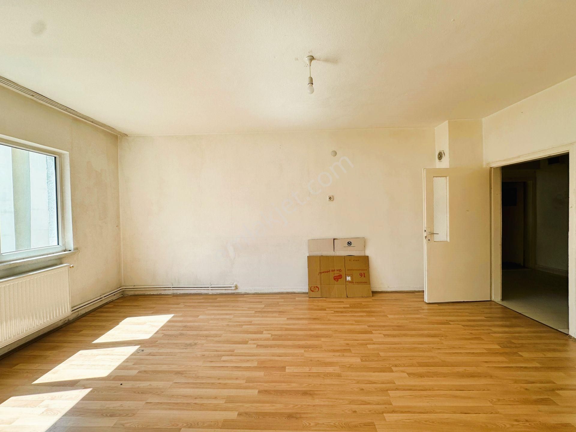 Koza Emlak'tan Plevne Mahalesinde Ara Katta Güney - Ön Cephe De 3+1 Satılık Dairee - Görsel 13