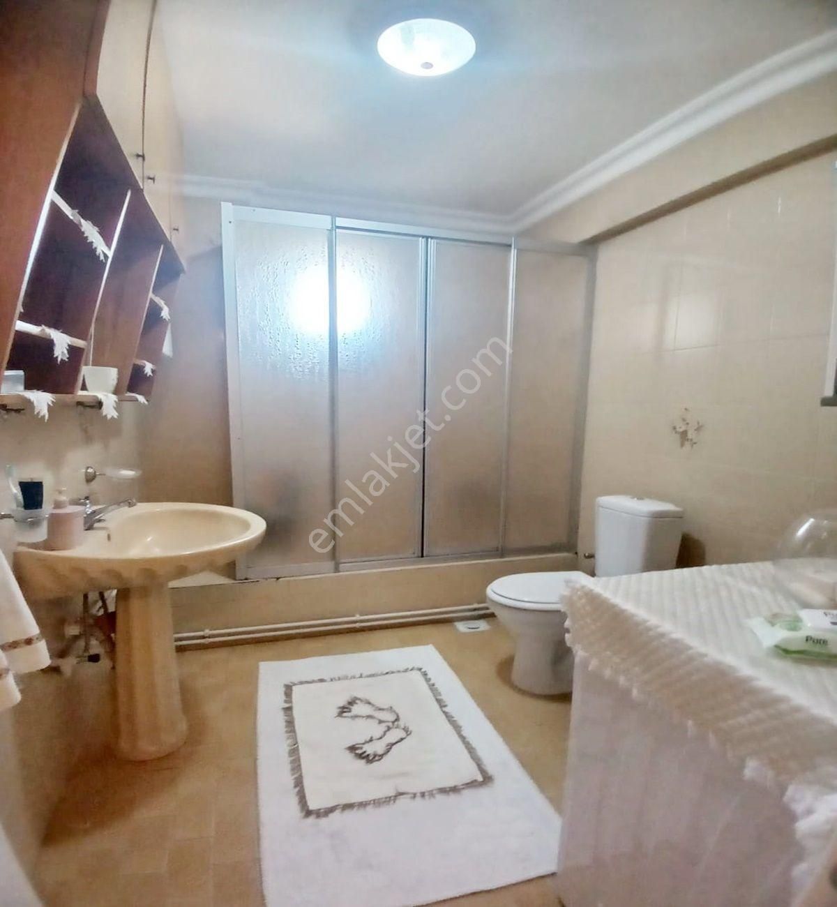 Avcılar D.köşklerde Metrobüse Yakın 3+1 Satılık Ara Kat Daire - Görsel 3