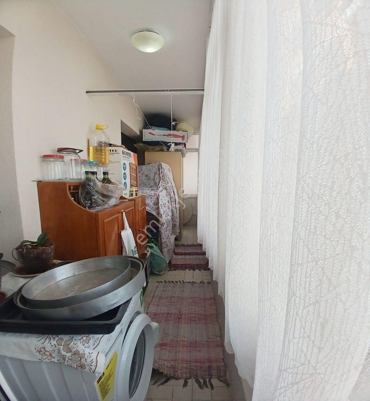 Avcılar D.köşklerde Metrobüse Yakın 3+1 Satılık Ara Kat Daire - Görsel 13