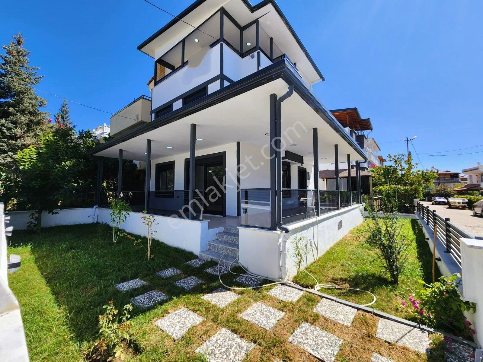 ▄▀jet Emlaktan Altınoluk'ta Şahane Tasarım Denize 300m 3+1 Villa