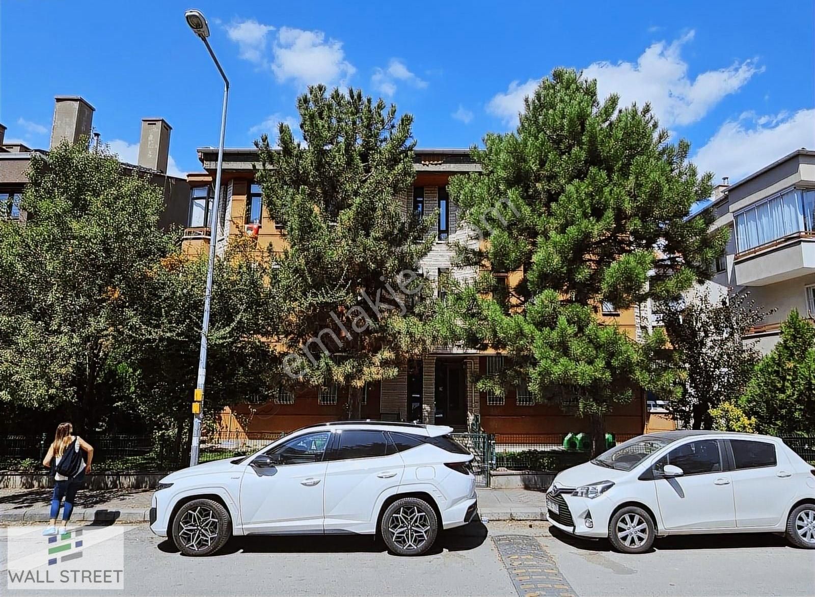 Garden Floor Furnıshed Rental Apartment In Kaptanpaşa
