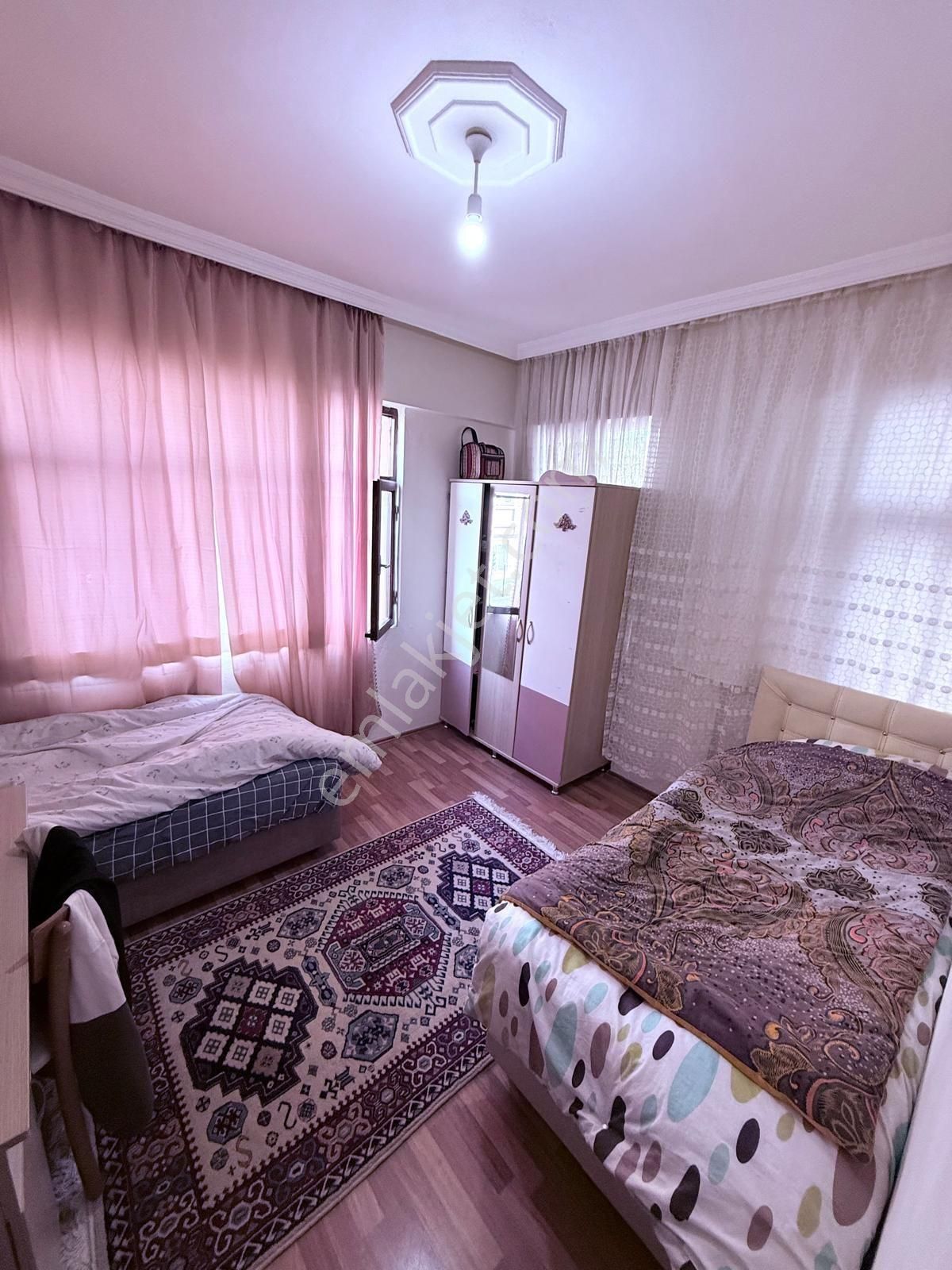 Kuzeyyaka Mahallede Katta Daıre Herseyı Ayrı