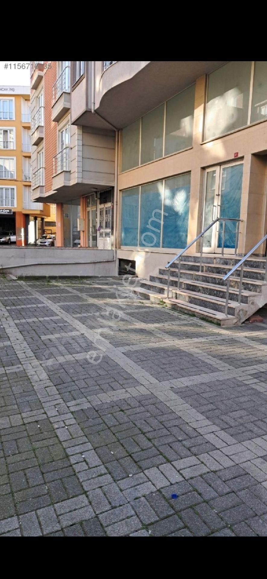 Kiralik Depo, Dukkan
