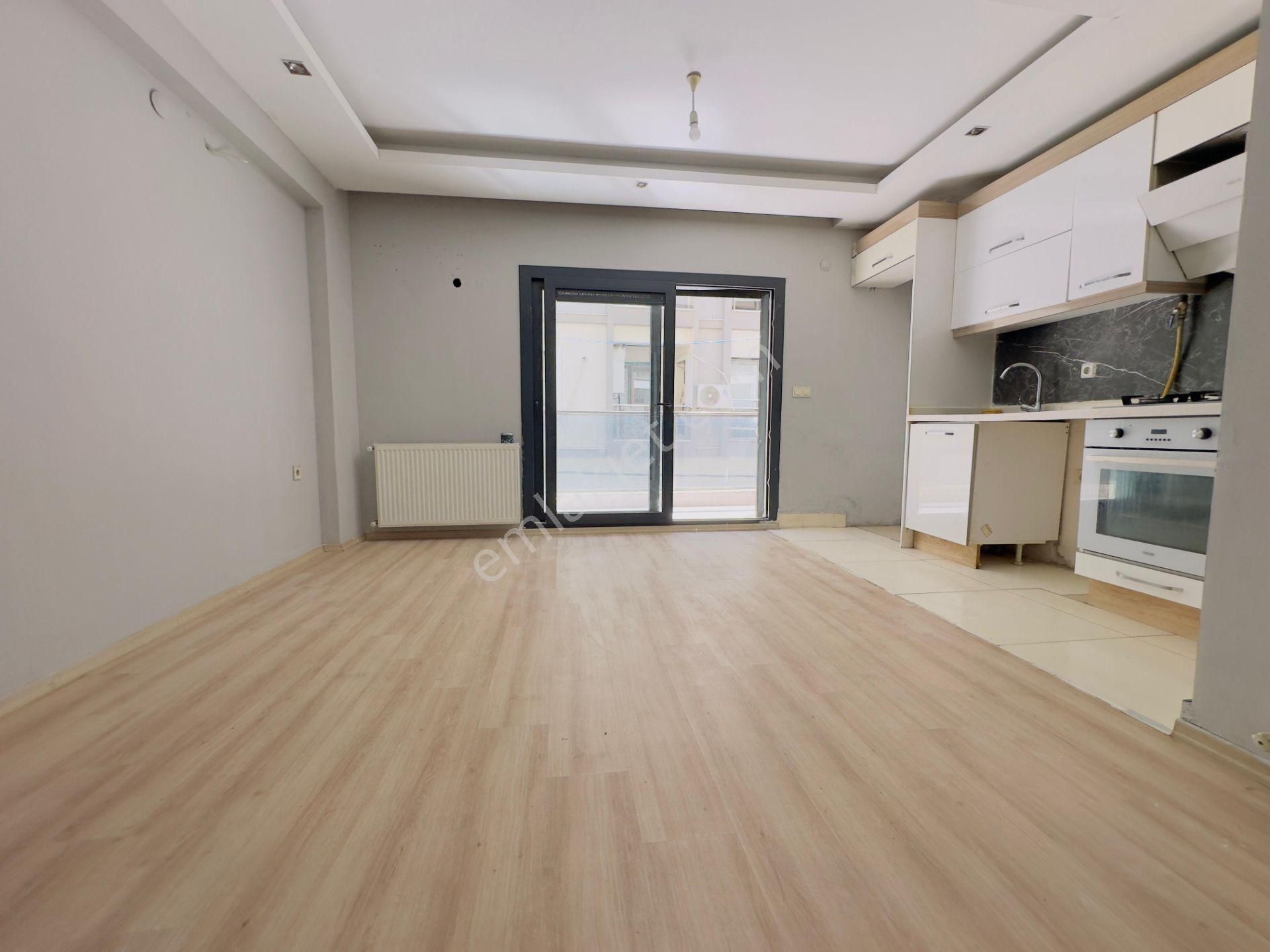 Karşıyaka Şemiklerde Kiralık 1+1 Daire
