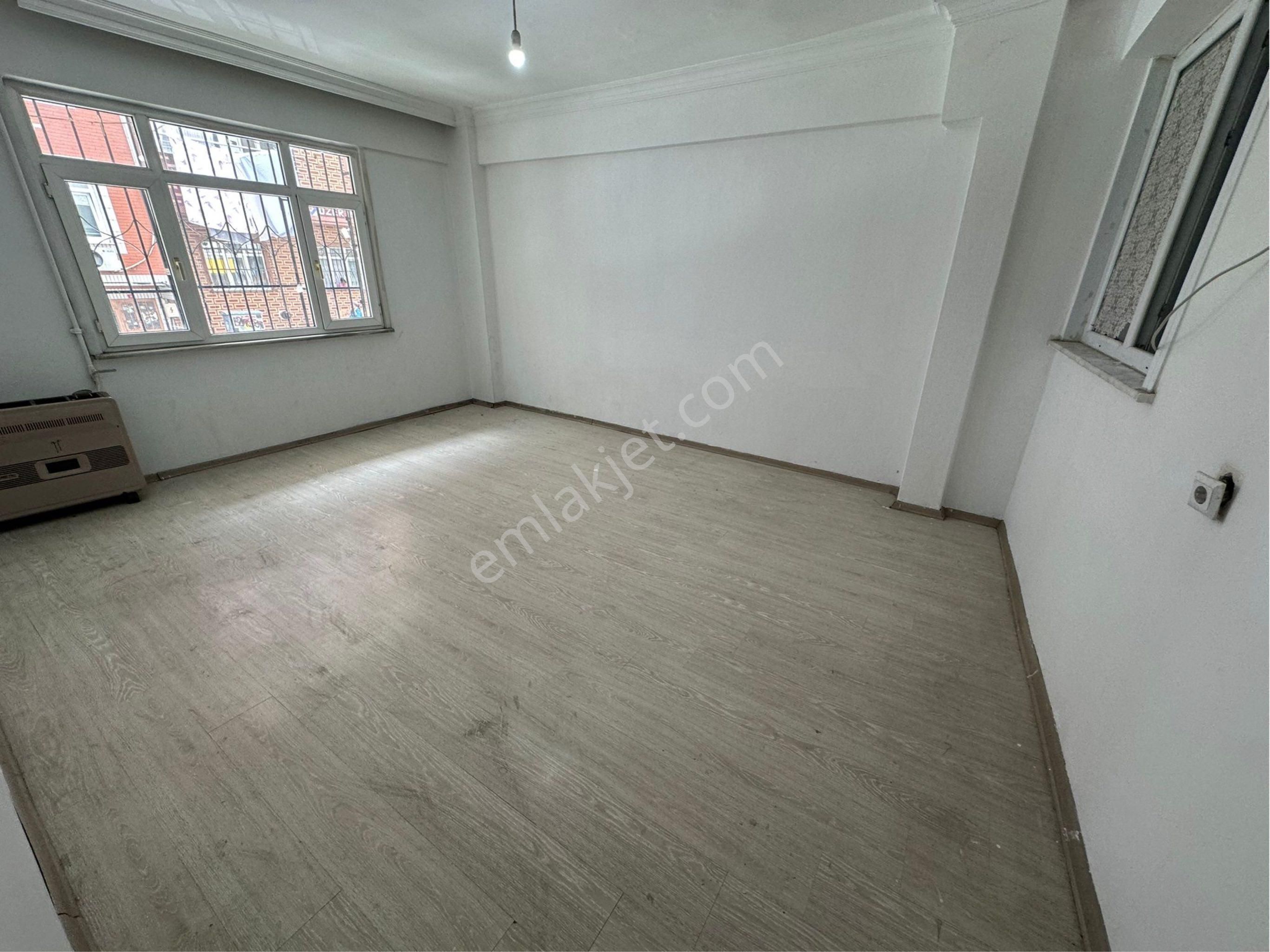 Esentepe Mahallesi 3+1 125 M2 Ahmet Yesevi Kültür Merkezi Yanı Doğalgaz Sobalı Kiralık Yüksek Giriş