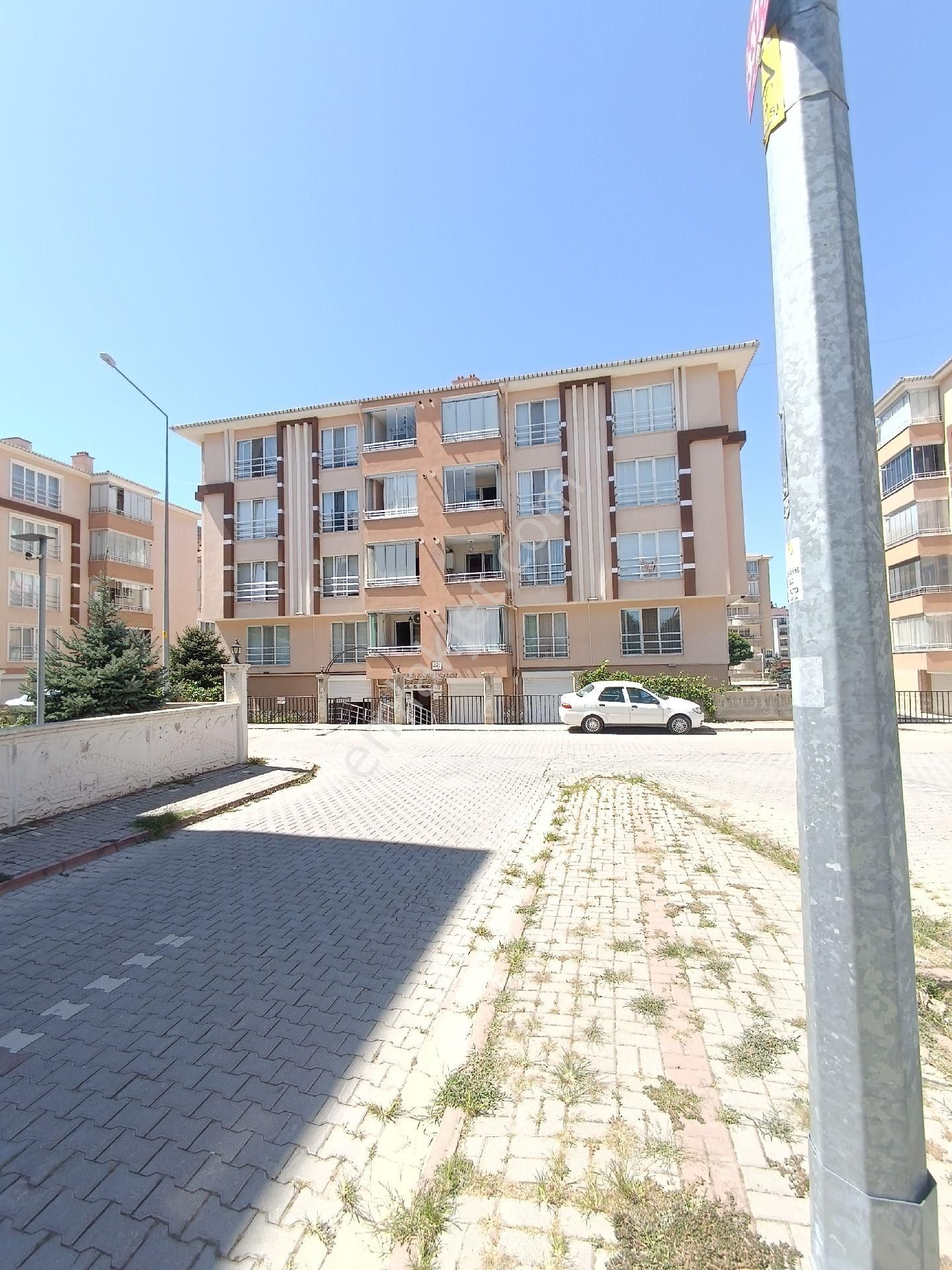 Birimden Satılık Yarenler Mahallesinde Arakat Asansörlü