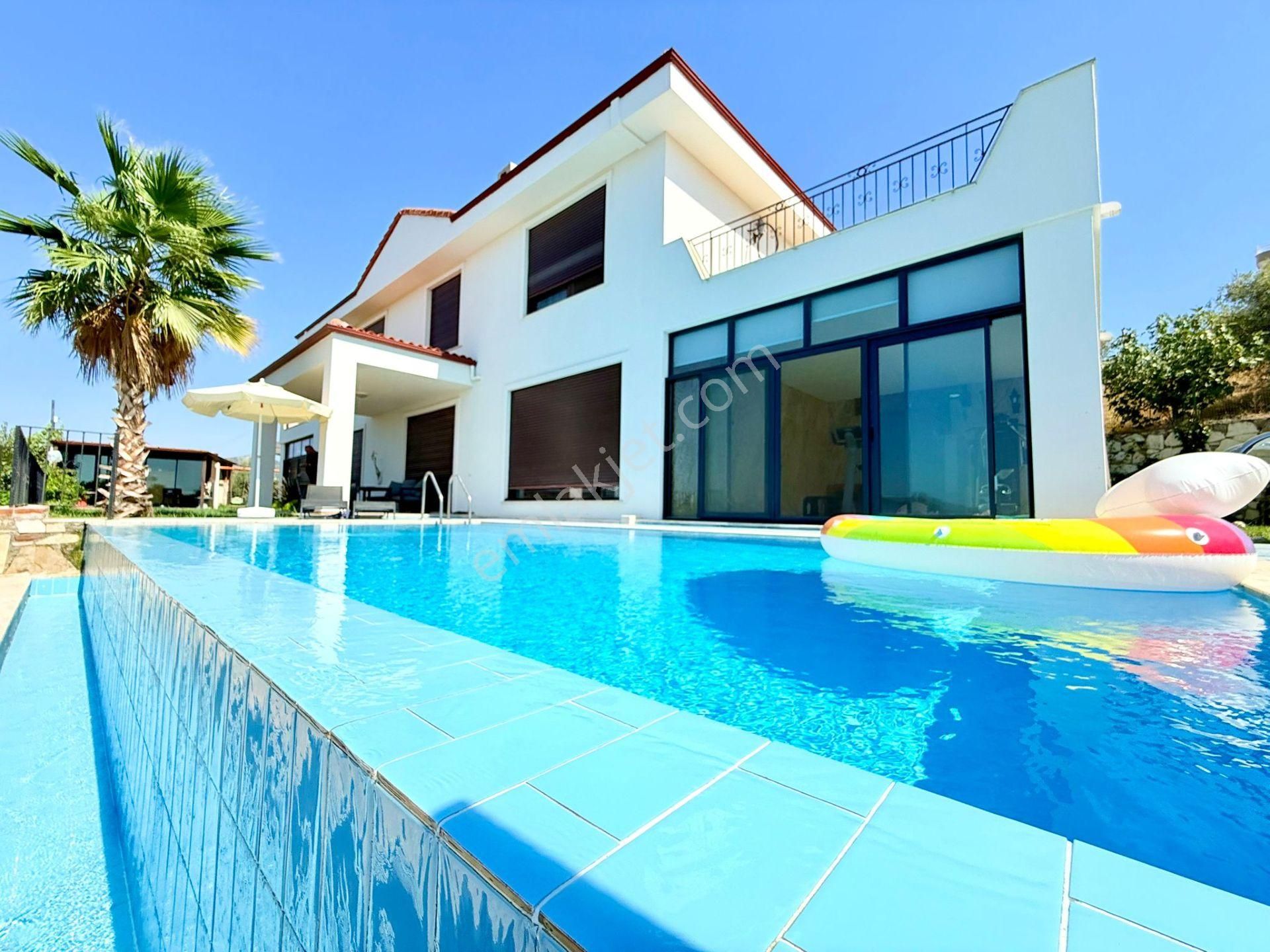 Panaromık Manzara-özel Havuz/otopark-hamam-sauna-fıtness-jakuzı-2500 M2 Bahçe-lüx-tamamı Müstakil