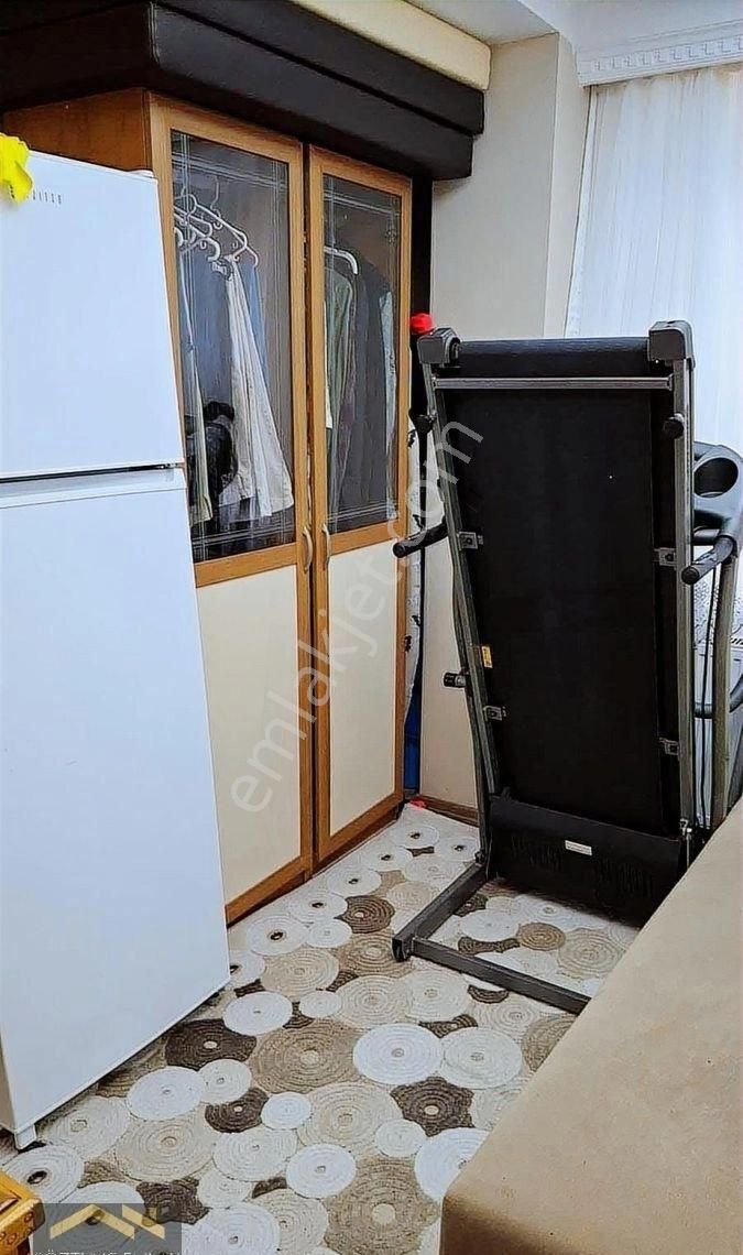 Bakırköy Osmaniye'de 7 Yaşında 2+1 Net 47 M2 2.kat