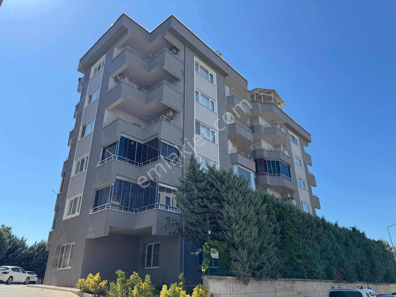 Cem Kent Sitesinde Geniş 3+1 Kiralık Daire!