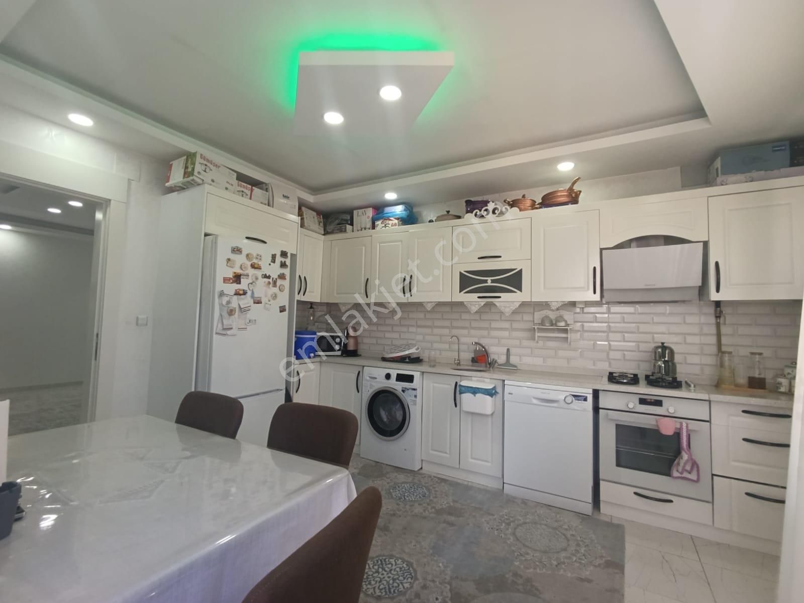 Mesken Emlakdn Yeşilevler Mh Ara Kat Aboneler Bireysel 2+1 Daire