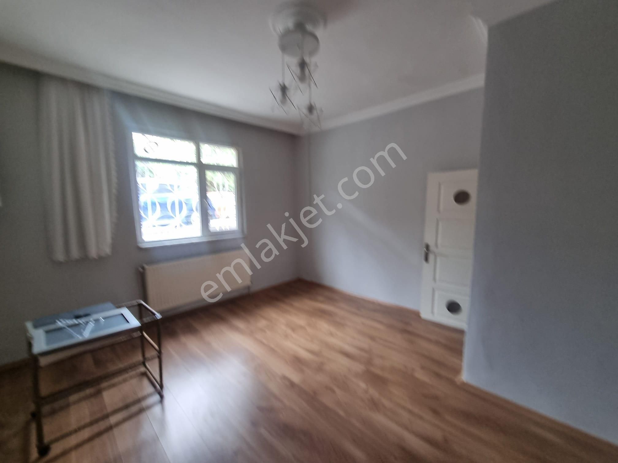 Sarıyer Tarabya Memur, Öğretmen, Hemşire Ulaşım, Çarşı 1.dk