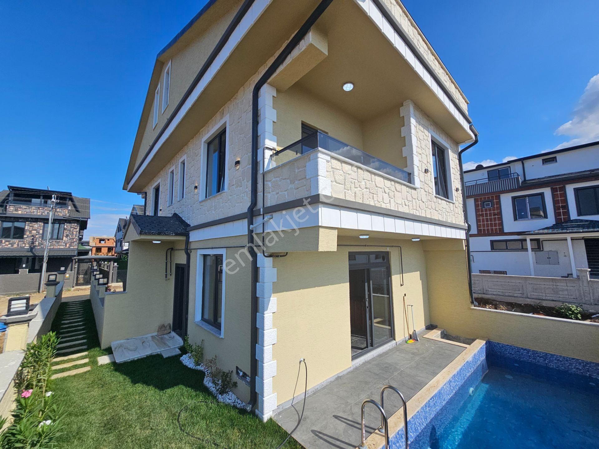 Denizden 4+1 Müstakil Havuzlu , Ön Cephe, Denize Yakın Villa