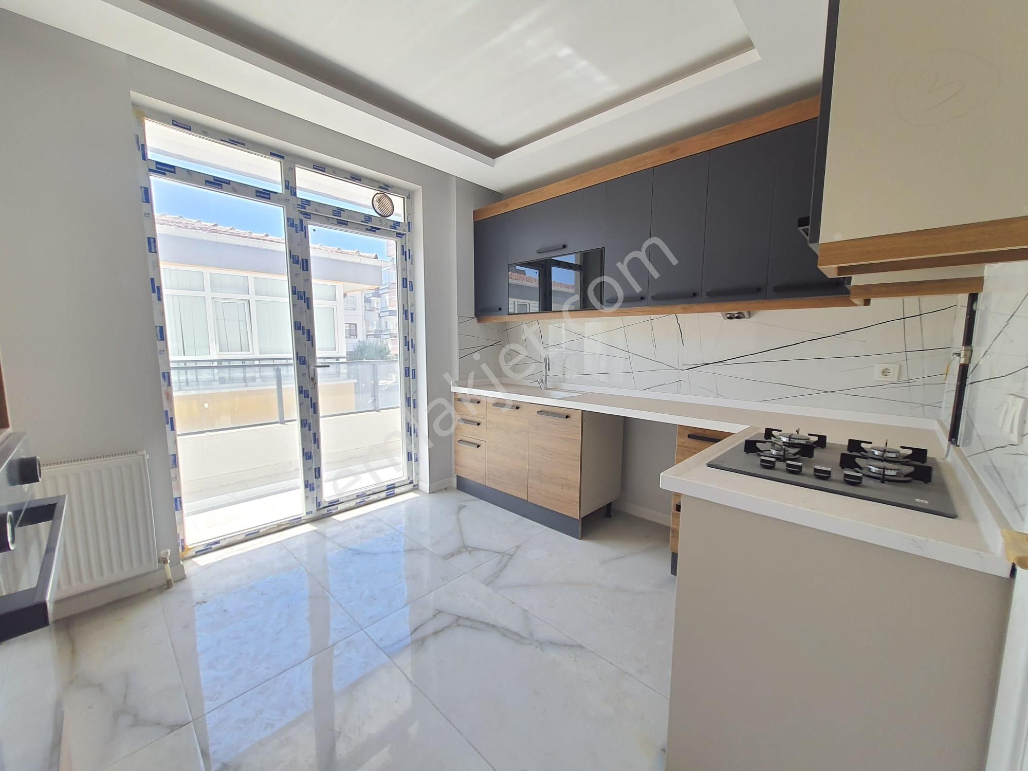 Osmangazi Caddesi Üzeri Muhteşem Full Yapılı Daire!