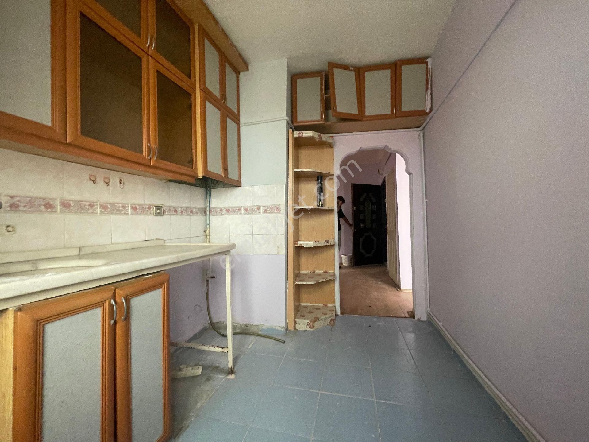 Adnankahvecıde 2+1 Gırıs Kat Satılık Daıre