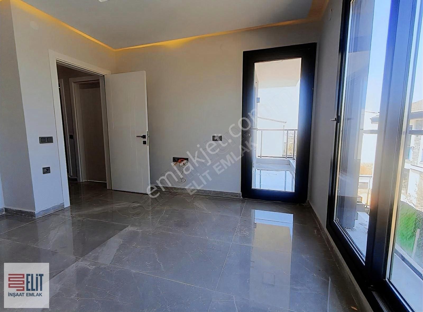 Didim'de Deniz Manzaralı Geniş Teraslı Villa - Görsel 19