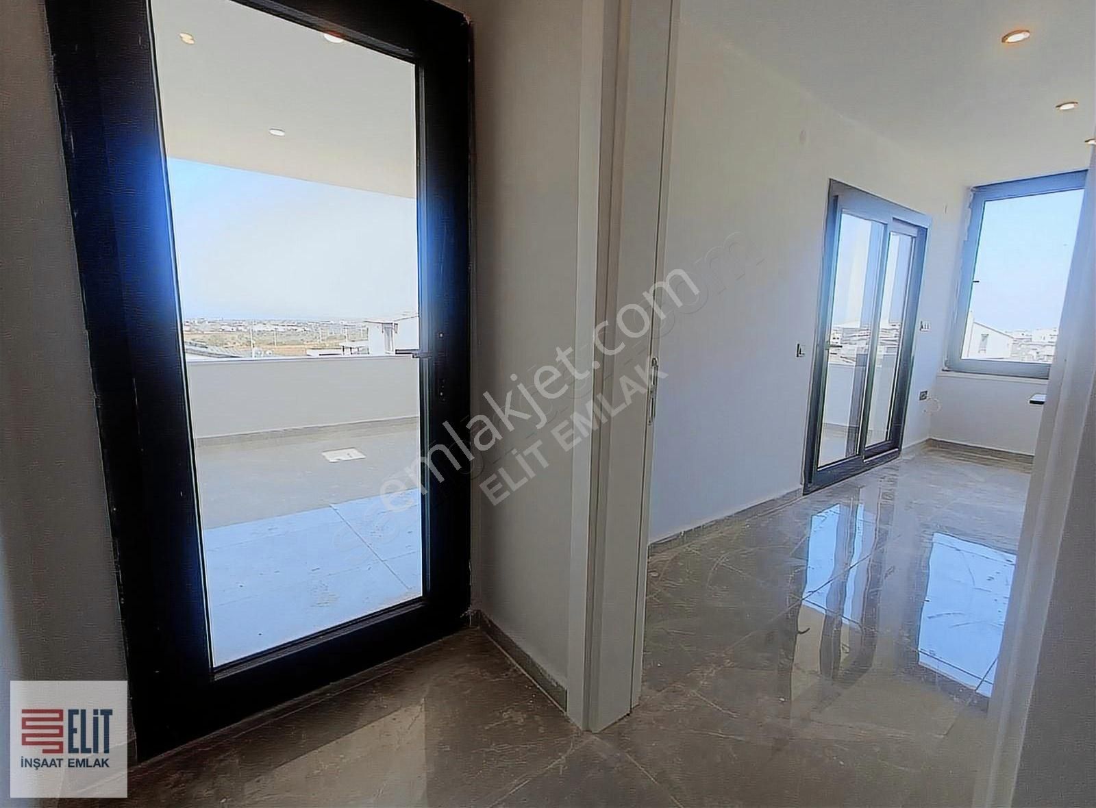 Didim'de Deniz Manzaralı Geniş Teraslı Villa - Görsel 4