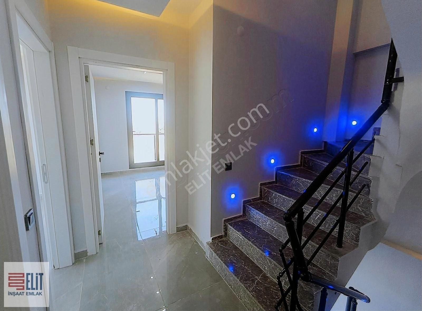 Didim'de Deniz Manzaralı Geniş Teraslı Villa - Görsel 17