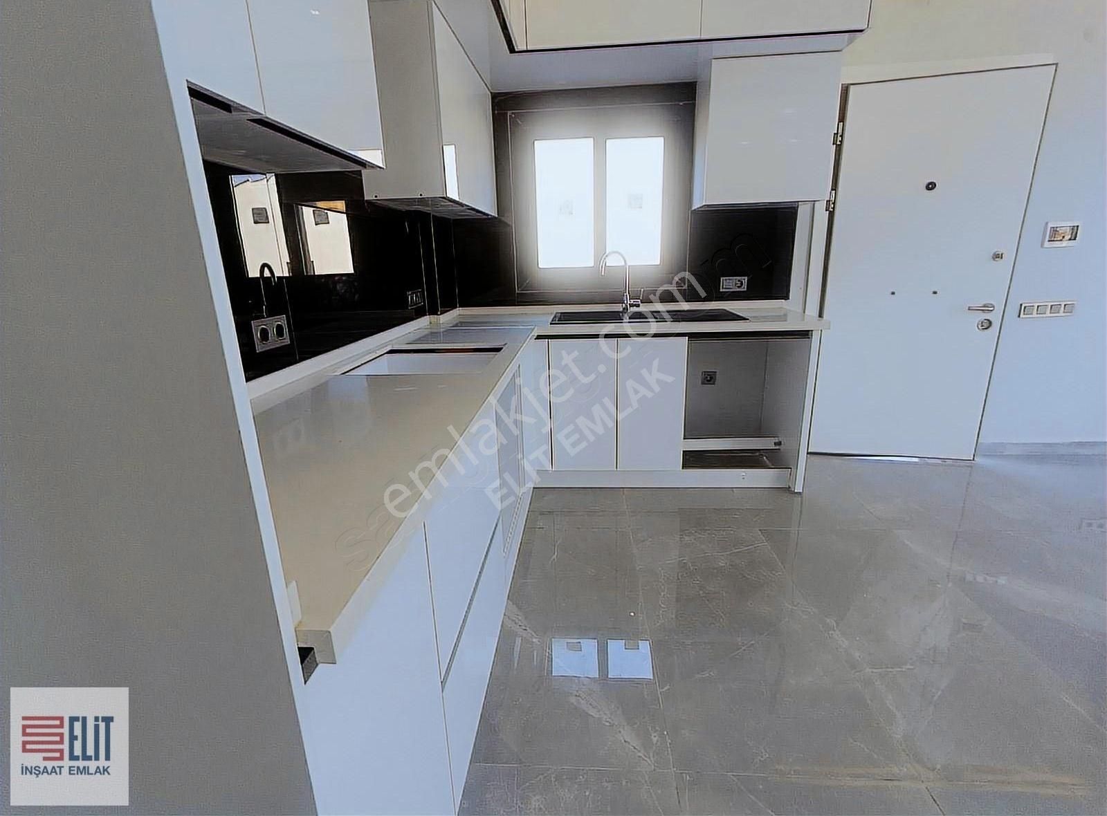 Didim'de Deniz Manzaralı Geniş Teraslı Villa - Görsel 33