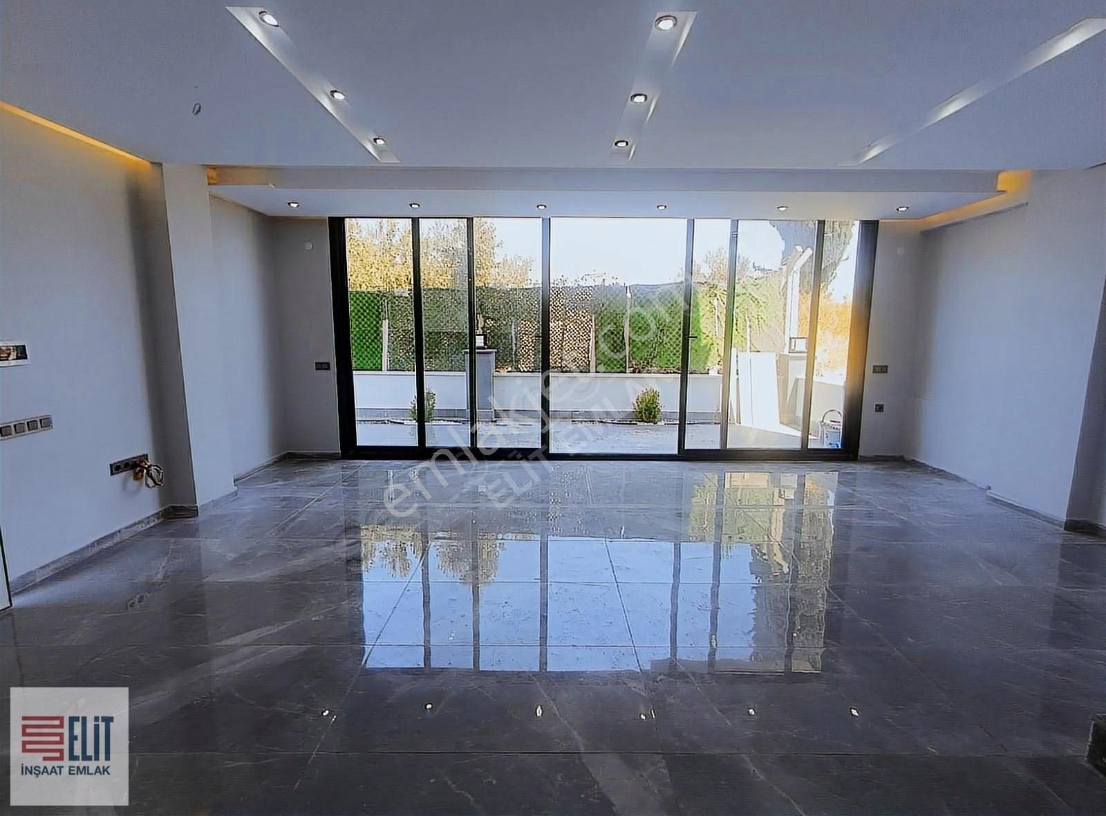 Didim'de Deniz Manzaralı Geniş Teraslı Villa - Görsel 9