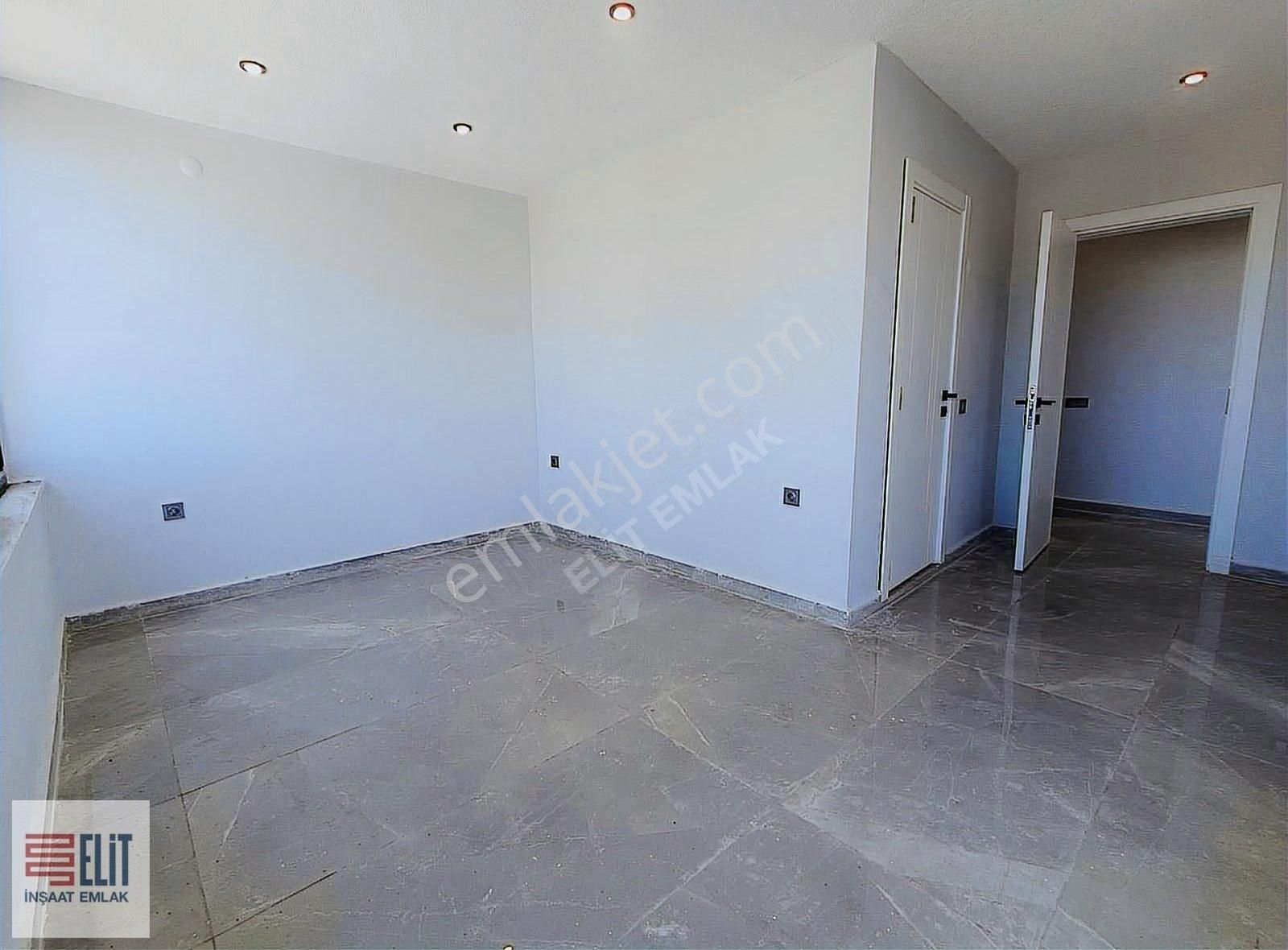 Didim'de Deniz Manzaralı Geniş Teraslı Villa - Görsel 31