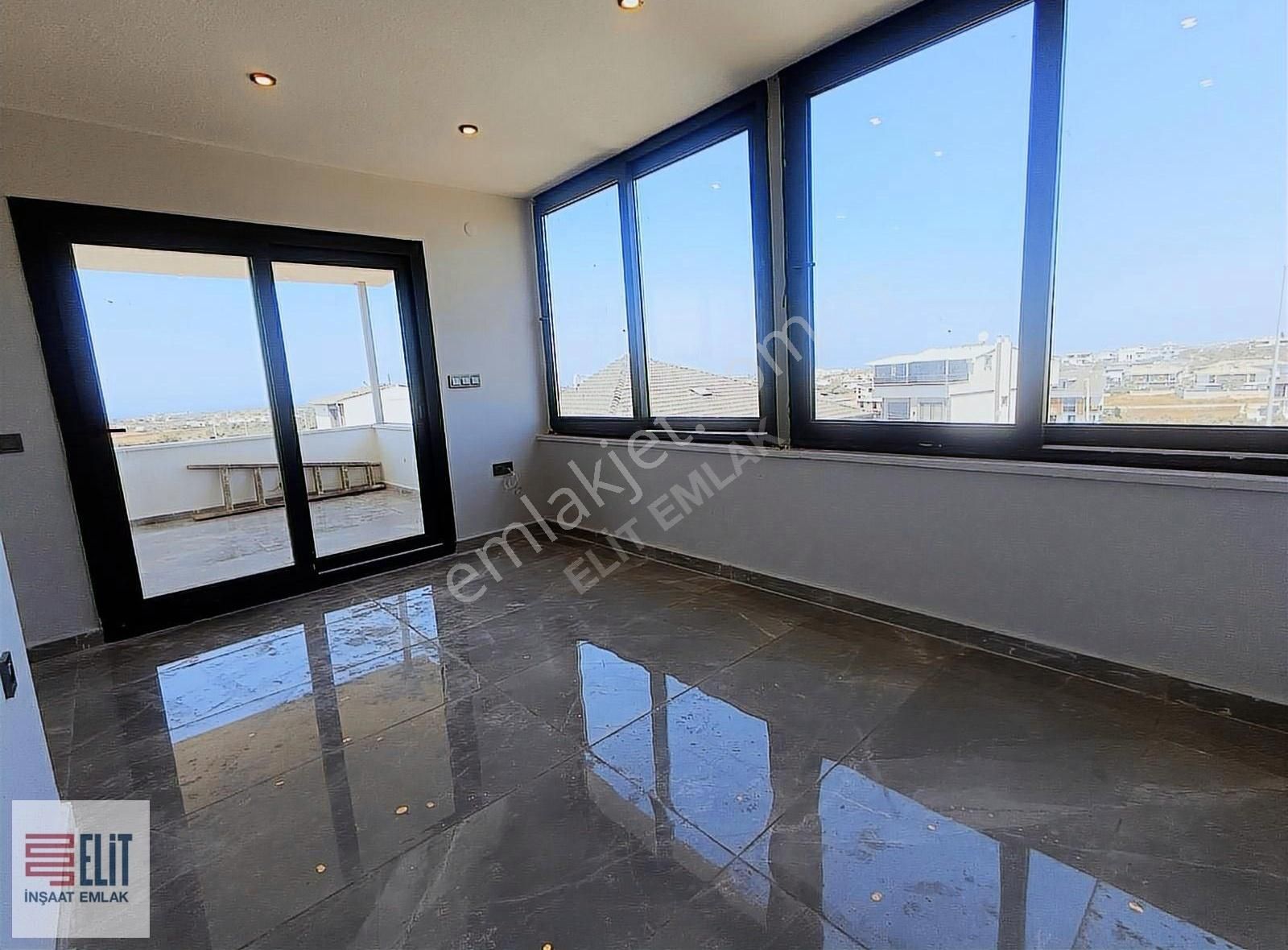 Didim'de Deniz Manzaralı Geniş Teraslı Villa - Görsel 12