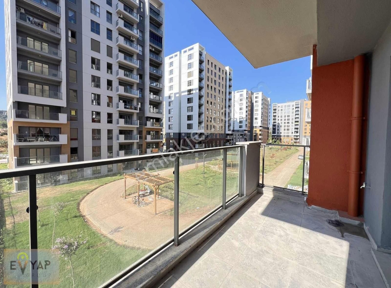 Park Cepheli Ebeveyn Banyolu Kapalı Mutfaklı 3+1 Net 131m2