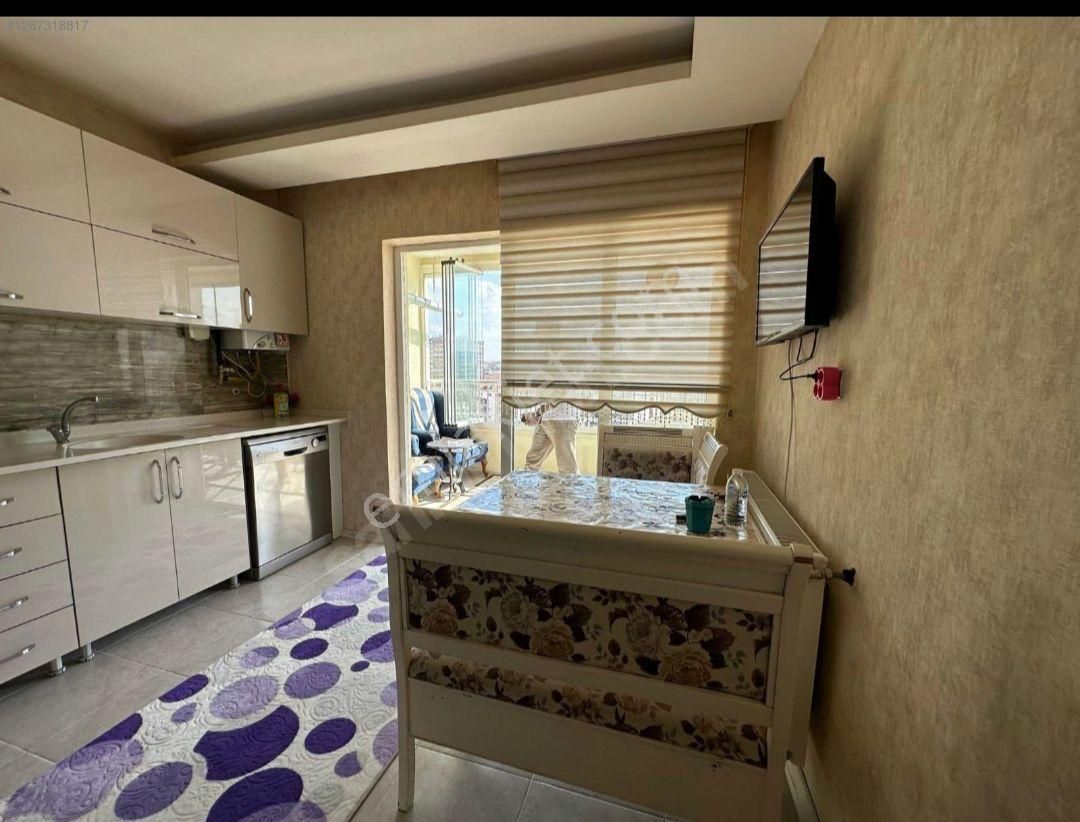 Sitede 10. Katda Kiralık Daire Menderes Te