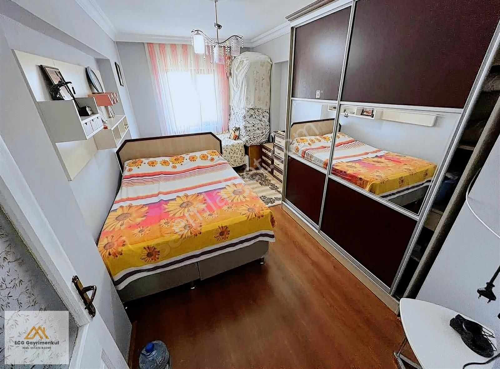 Ecg Gayrimenkul'den; Sitede Asansrölü 6. Katta 4+1 Uygun Daire ! - Görsel 3