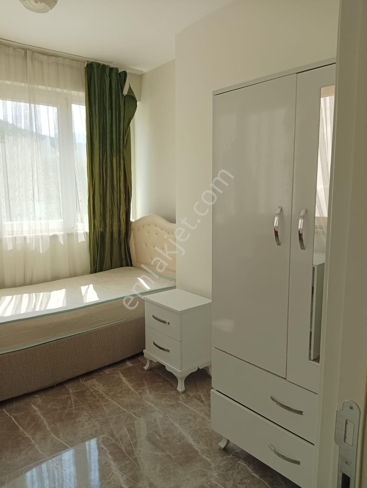 Kaan Emlaktan Zeytinköyde Üniversite Yakını Temiz Apart