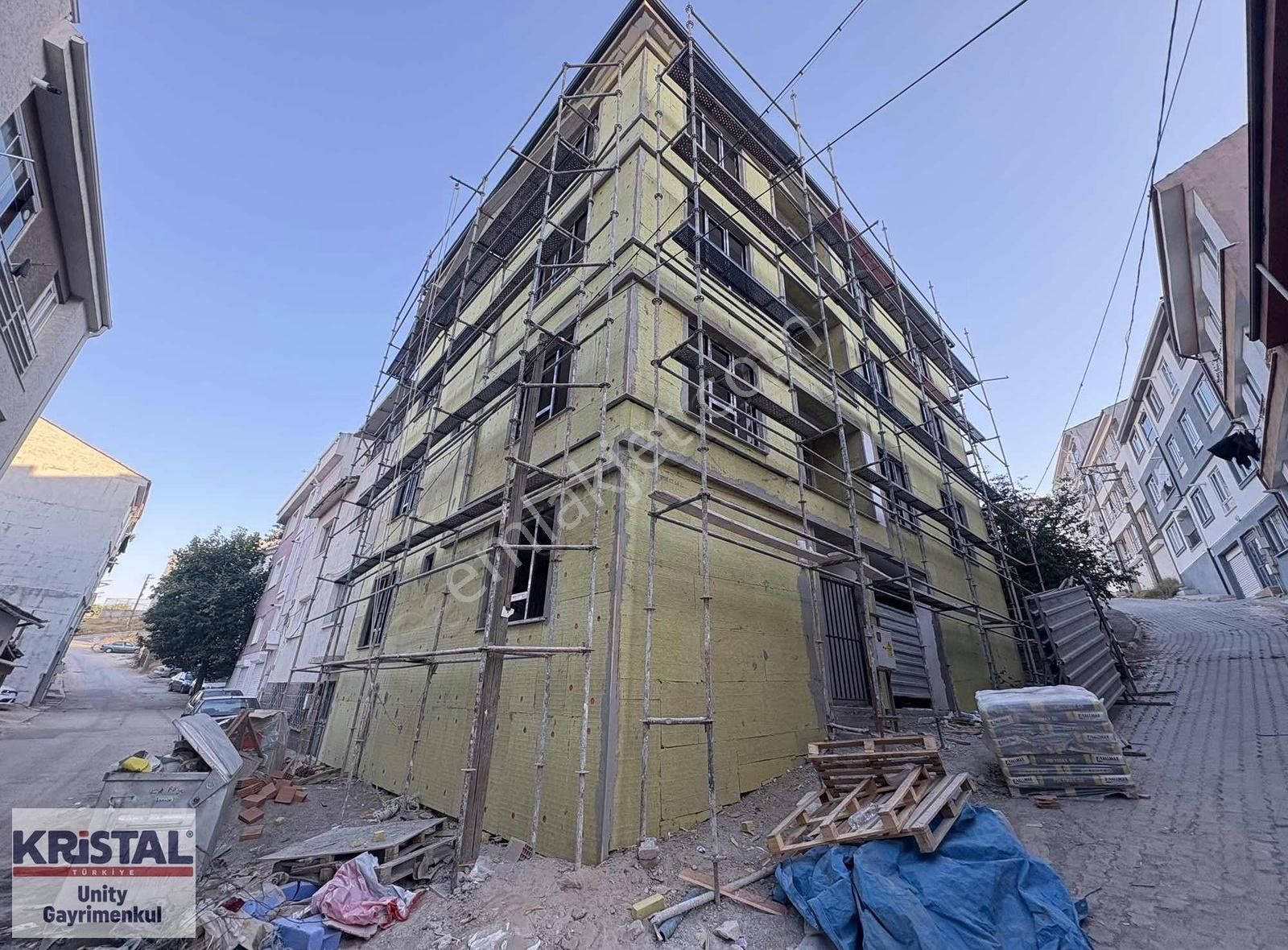 Emek Mahallesi Satılık 1+1 Asansörlü Sıfır Daire