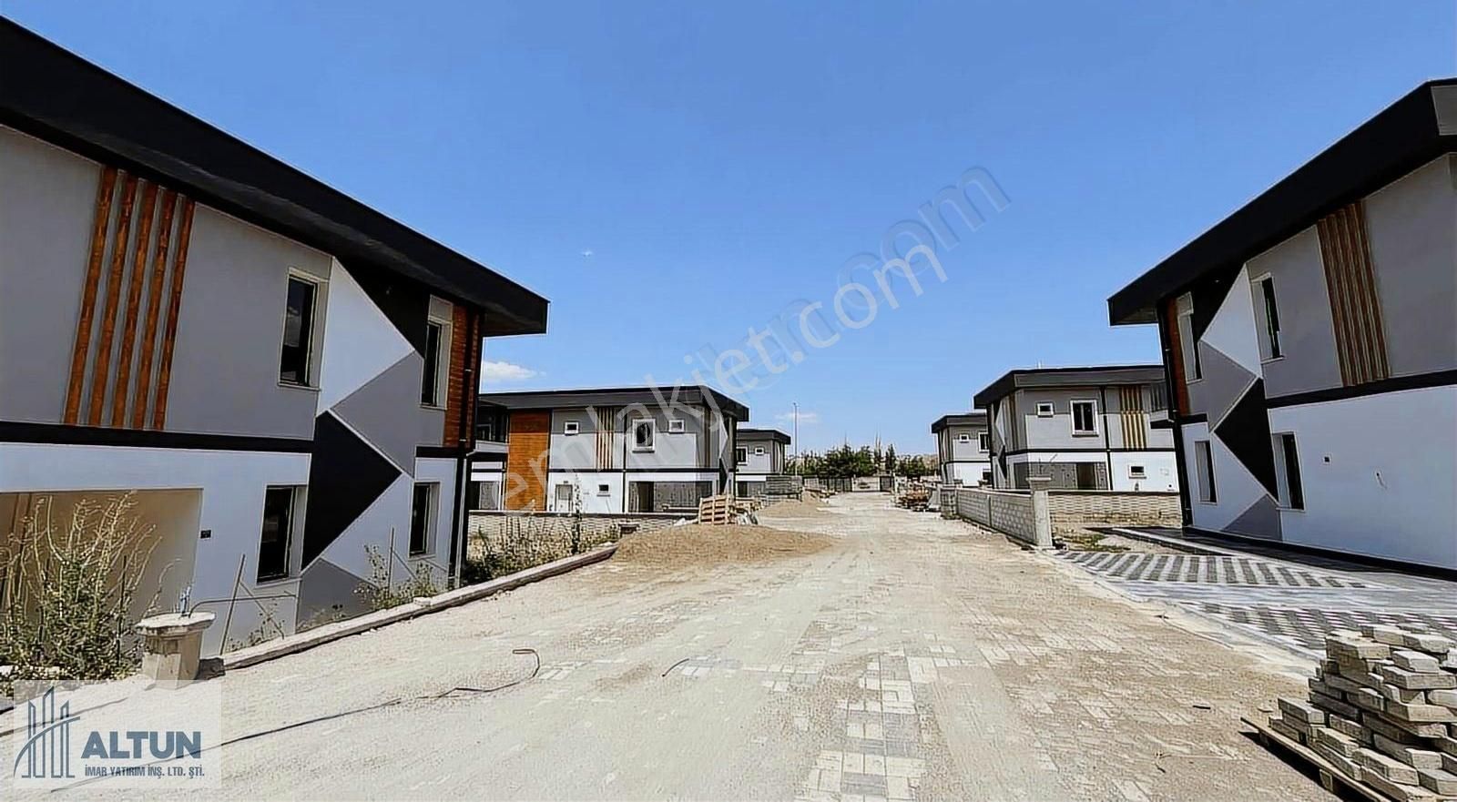 Eğribucak Satılık 5+1 Odalı Sıfır Meskenli Satılık Villa