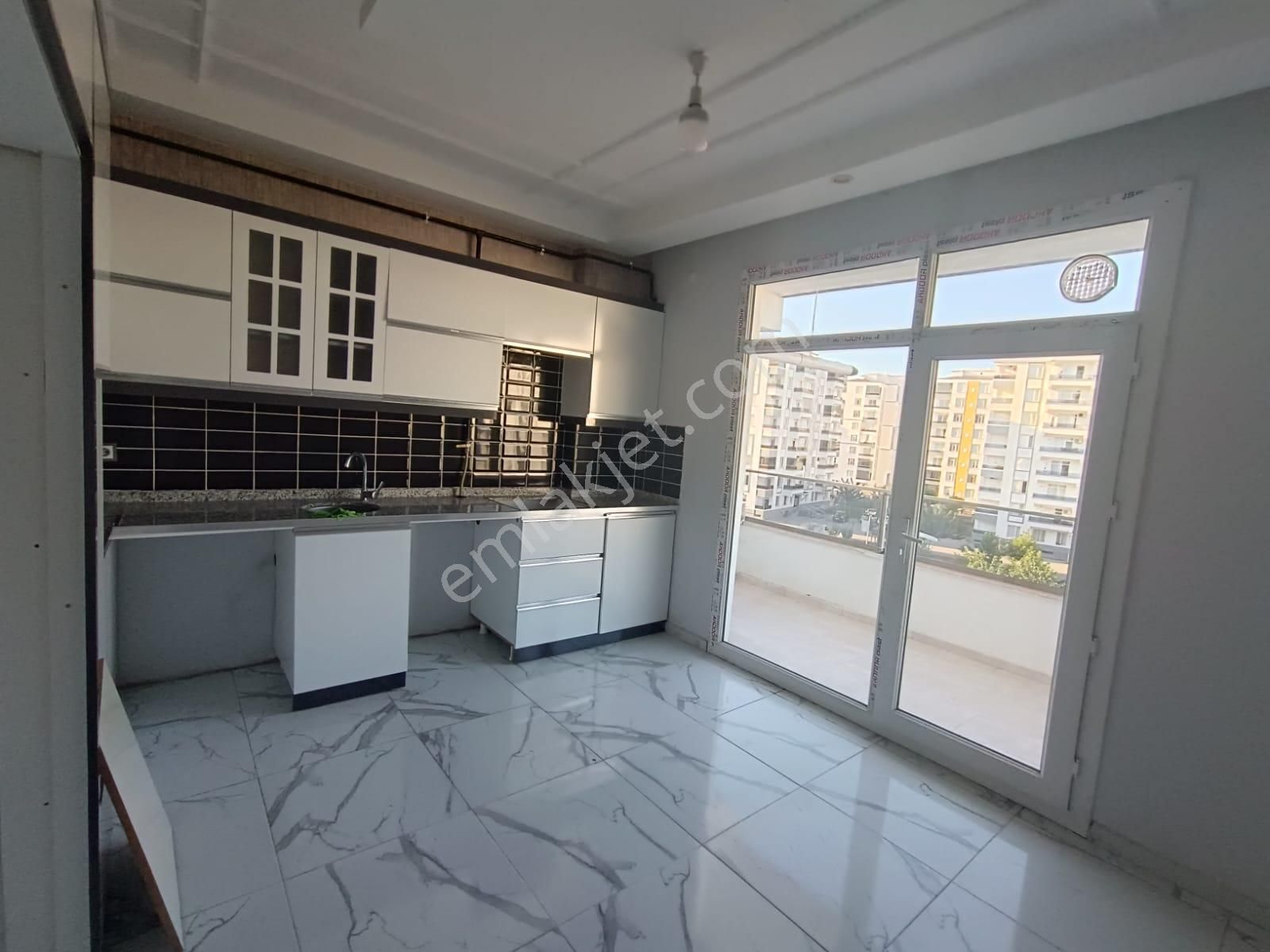 Altun Emlaktan Paris Düğün Salonu Yakınında 3+1 Lüx Kirallık Daire