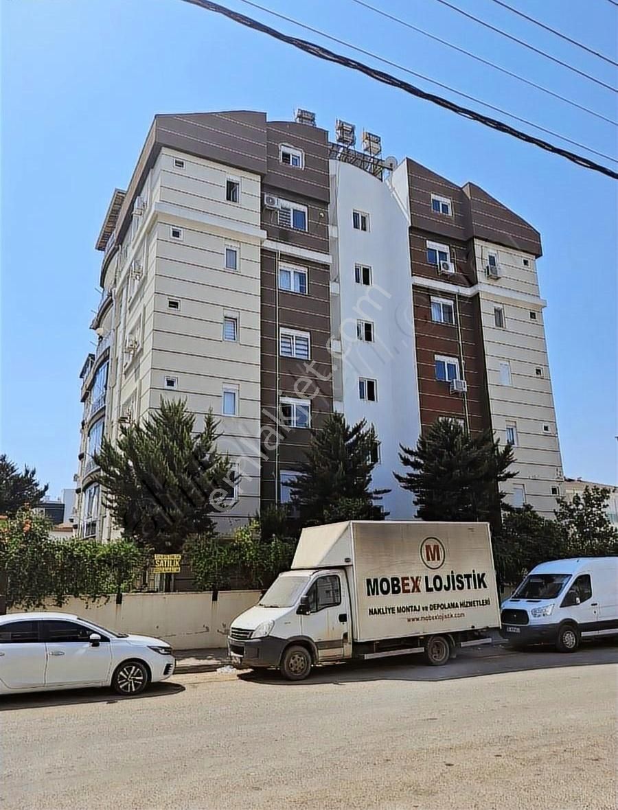 Satılık Daire Site İçinde Süper Konumda Havuzlu