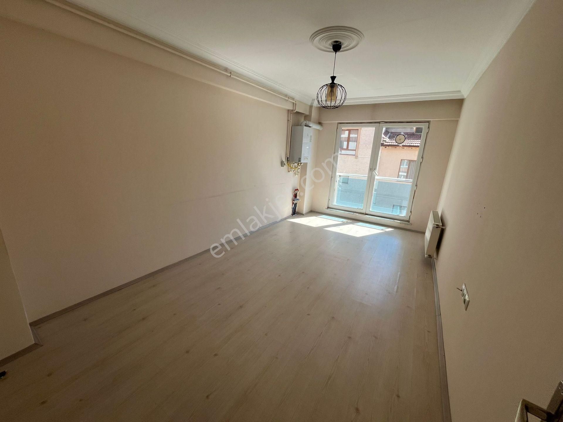 Ayrı Mutfak Çift Balkonlu Ve Cepheli Geniş Kiralık 1+1 Sk-4