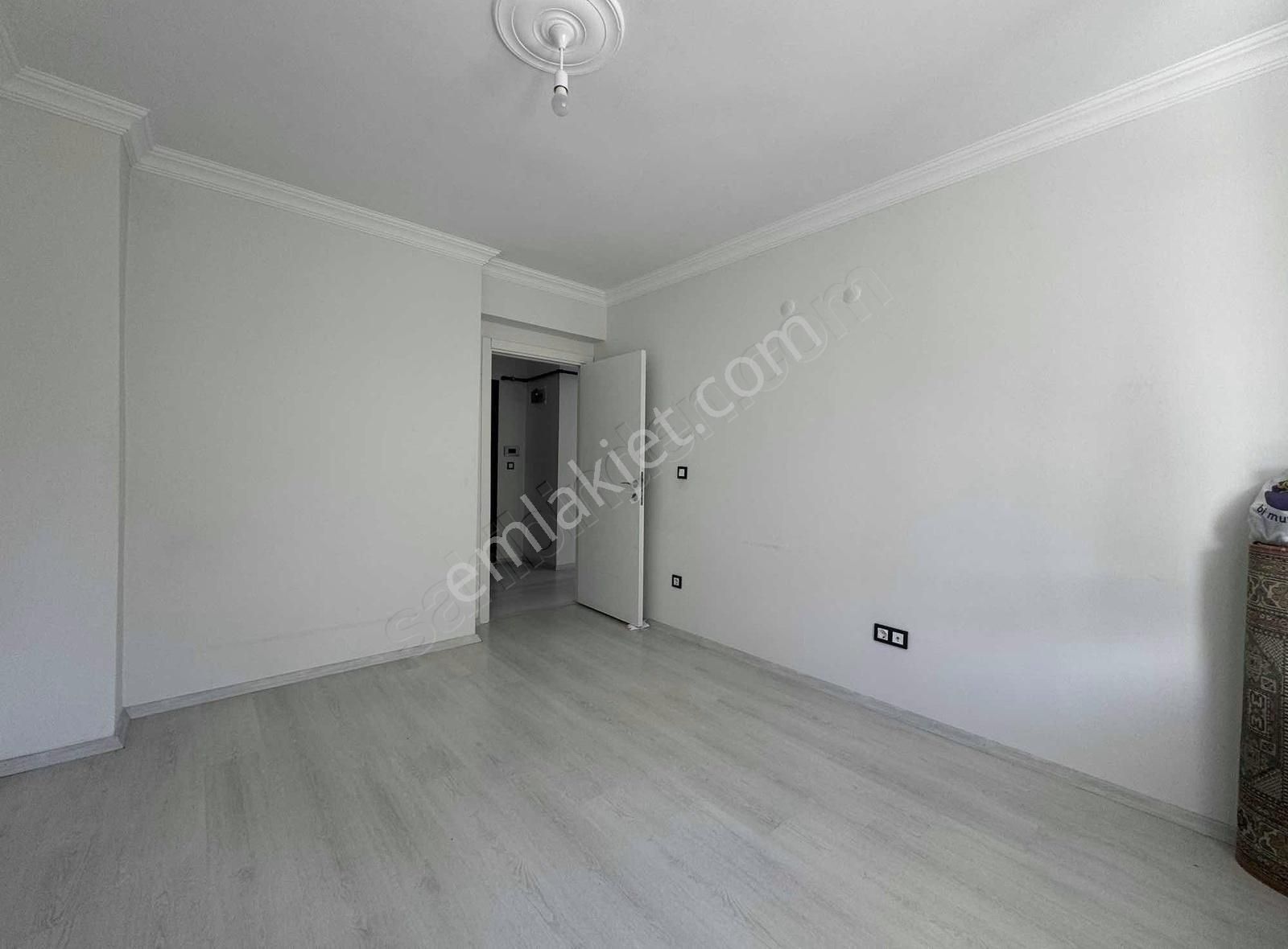 İlçe Merkezinde Yeni Binada 90m2 2+1 Ayrı Mutfaklı