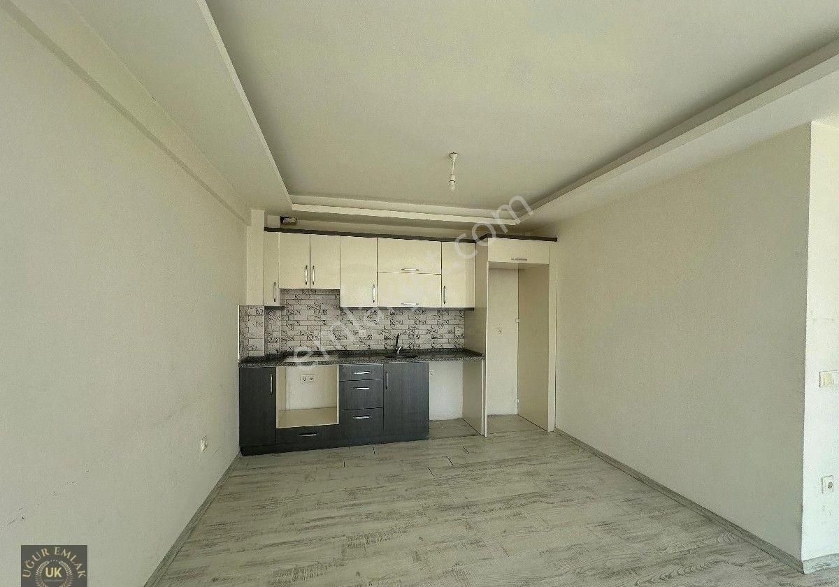 Uğur'dan Seydikemer Merkezde Arakat Kullanışlı 1+1 Satılık Daire