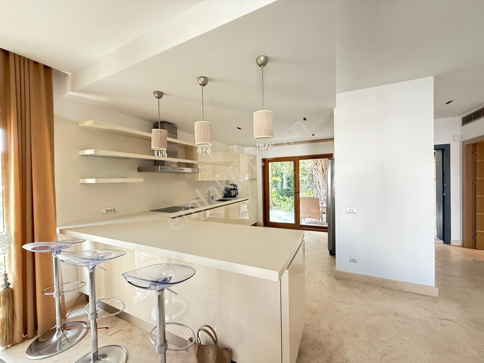 Bodrum Türkbükü'nde Site İçinde 3+1 Satılık Bahçe Dubleksi - Görsel 11