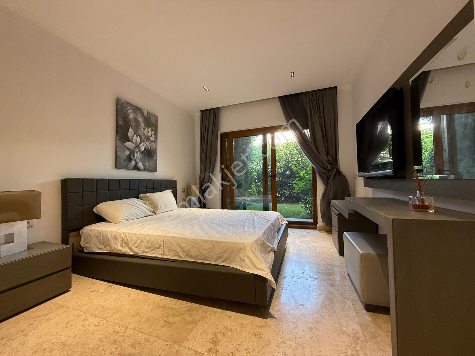 Bodrum Türkbükü'nde Site İçinde 3+1 Satılık Bahçe Dubleksi - Görsel 12