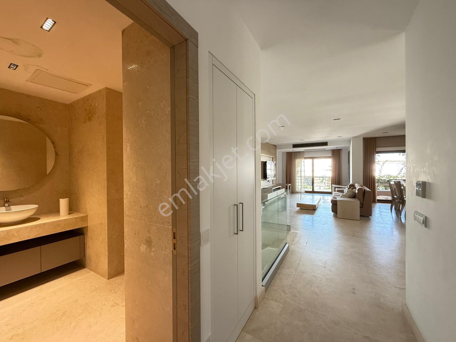 Bodrum Türkbükü'nde Site İçinde 3+1 Satılık Bahçe Dubleksi - Görsel 16