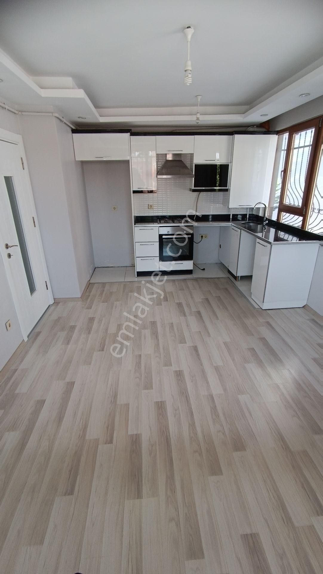 Eyüpsultan Karadolap Satılık 2+1 Metroya Yakın Yüksek Giriş Daire