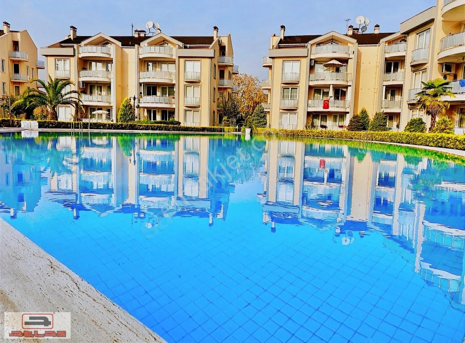 Atlas Emlak Kiralık 4+1 Site İçinde Tramvaya Yakın