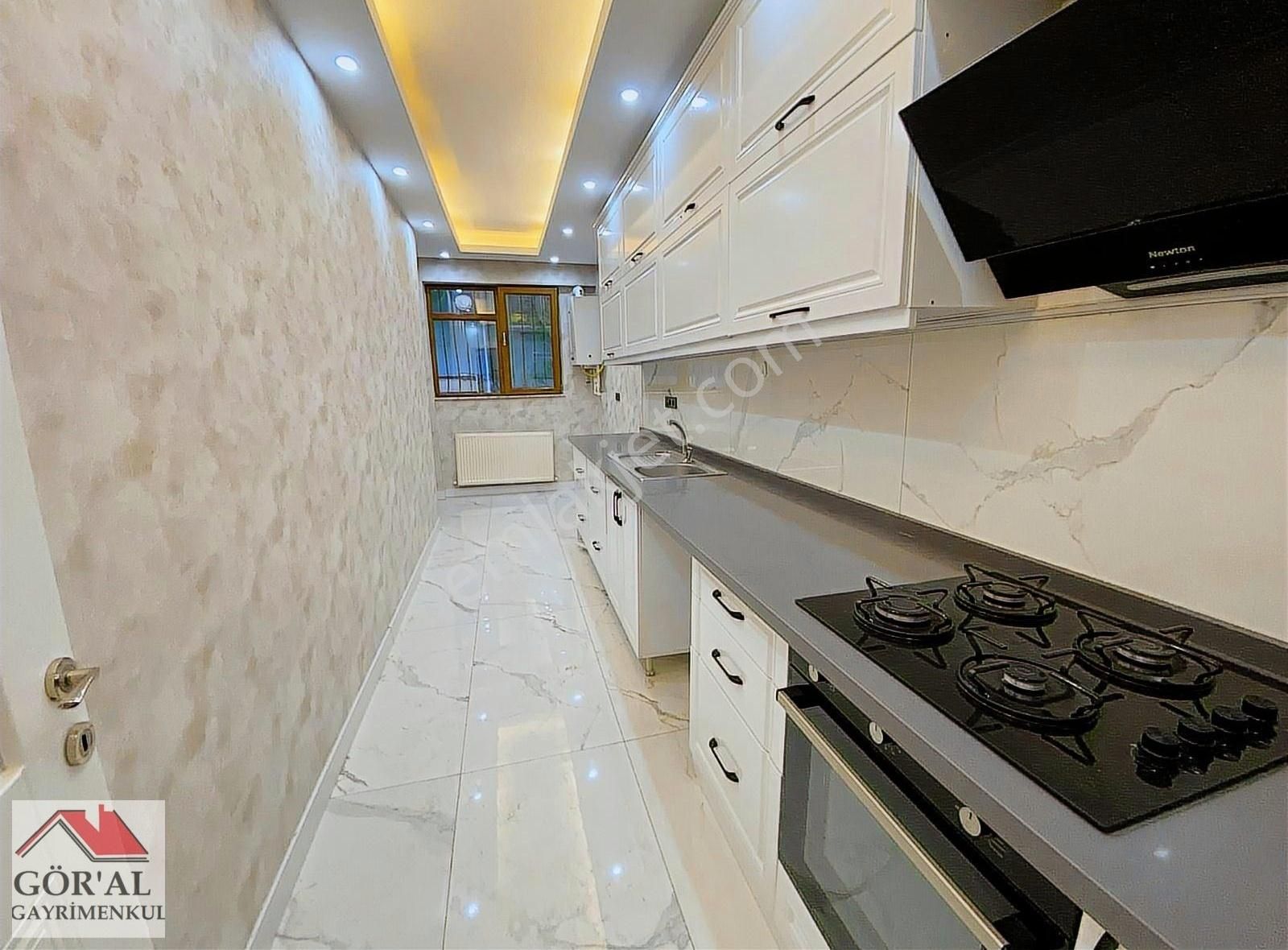 **dikmen Cd Üzerinde Giriş 3+1,kombili Ful Yapılı Satılık Daire*