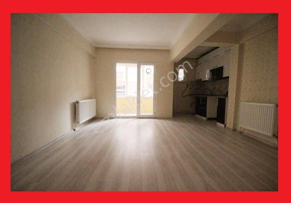 Kemalettin'de Meydana Ve Servislere Yakın 65m2 1+1 Kiralık Daire