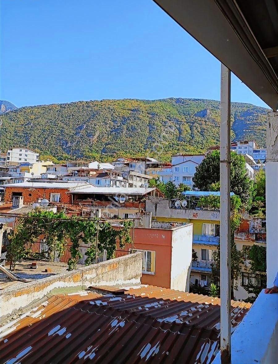 Değirmenli Kızıkta Satılık 5 Katlı Müstakil Bina