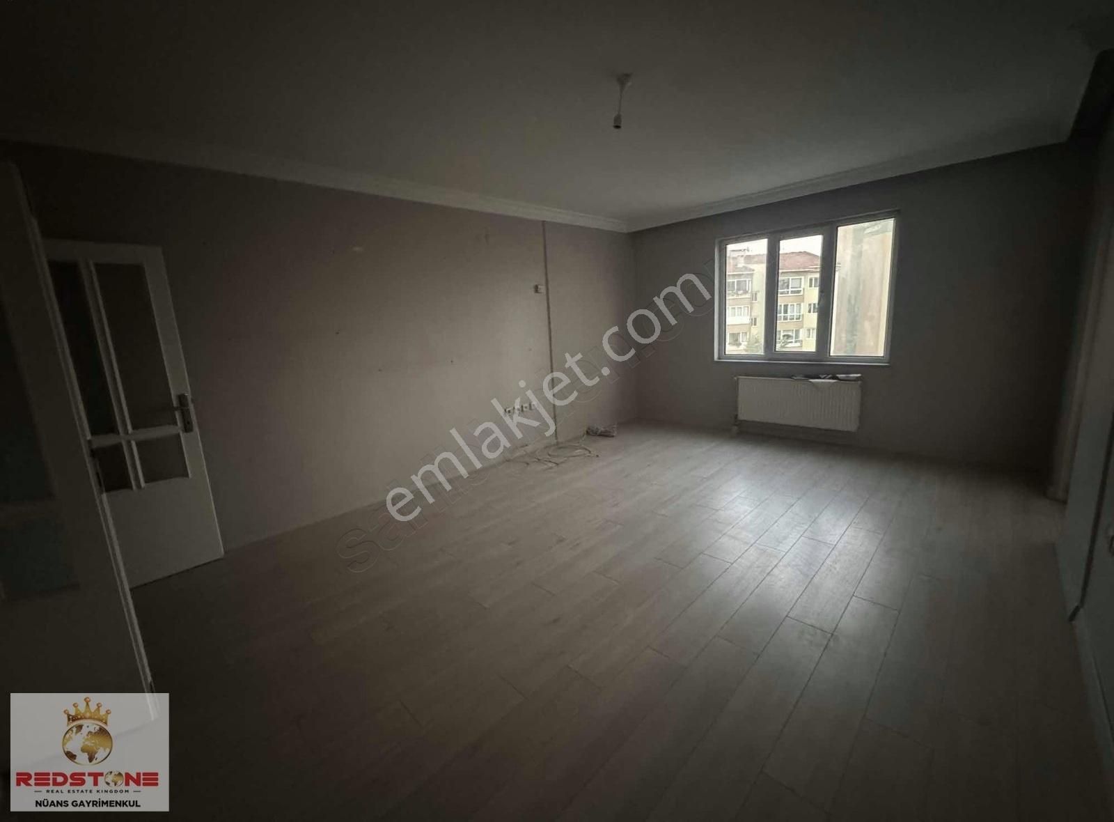 Ödül Konut Sitesi 3+1 Kiralık E5 Metrobüs Dibinde